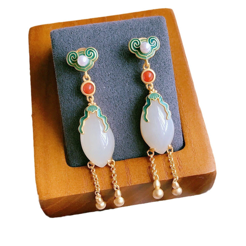 Romantic Pearl Earring for Special Moments