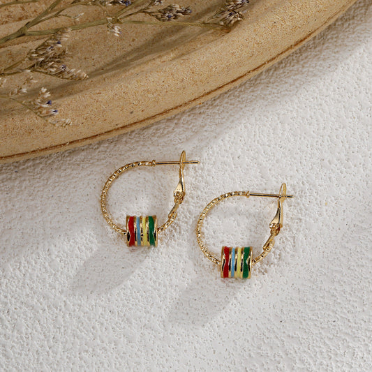 Charming Gold Earring for Any Occasion