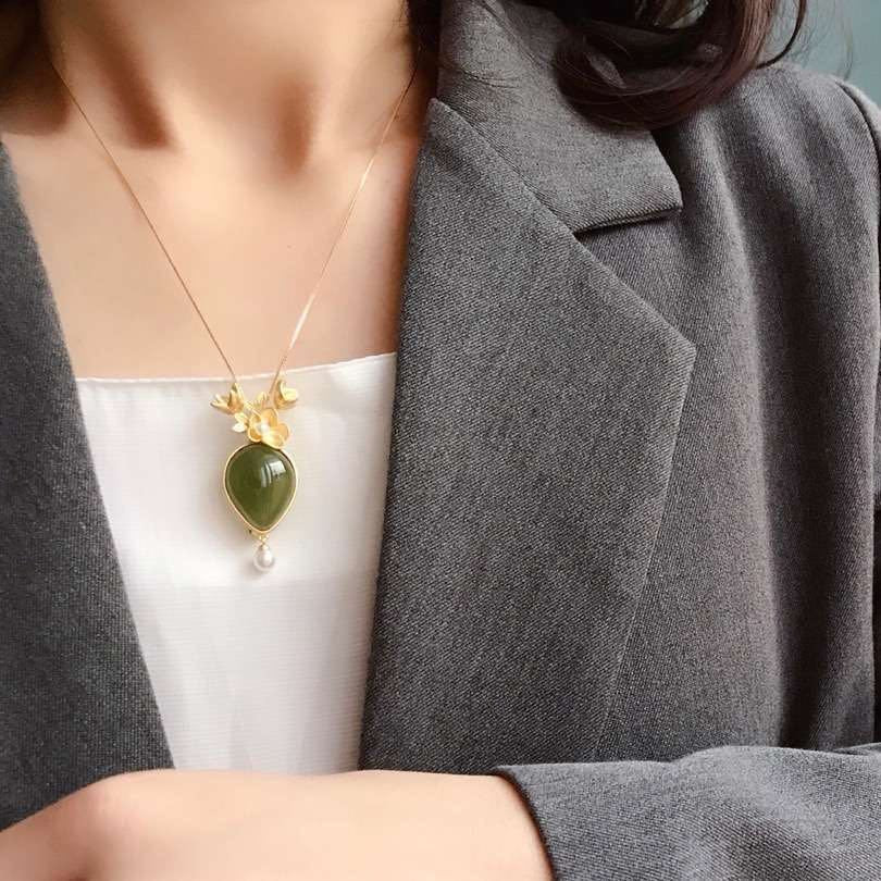 Beautiful Gold Necklace with Unique Style