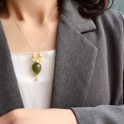 Beautiful Gold Necklace with Unique Style