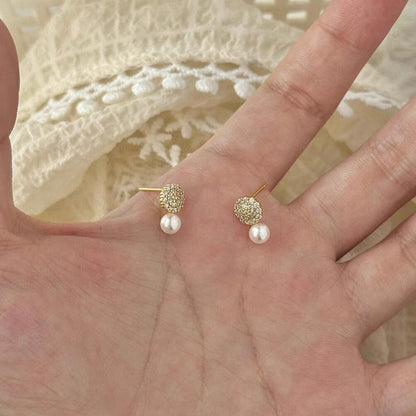 Classic Pearl Earring with Timeless Appeal