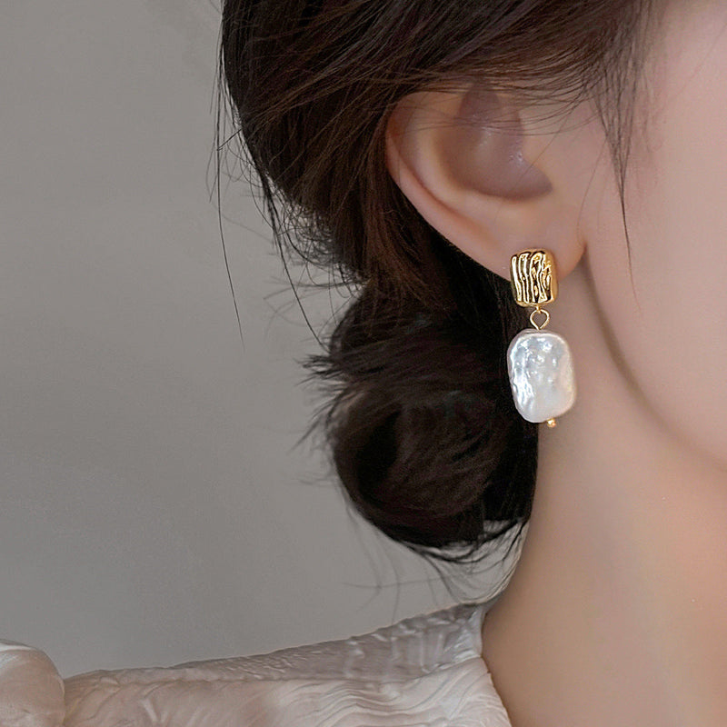 Charming Pearl Earring for Any Occasion