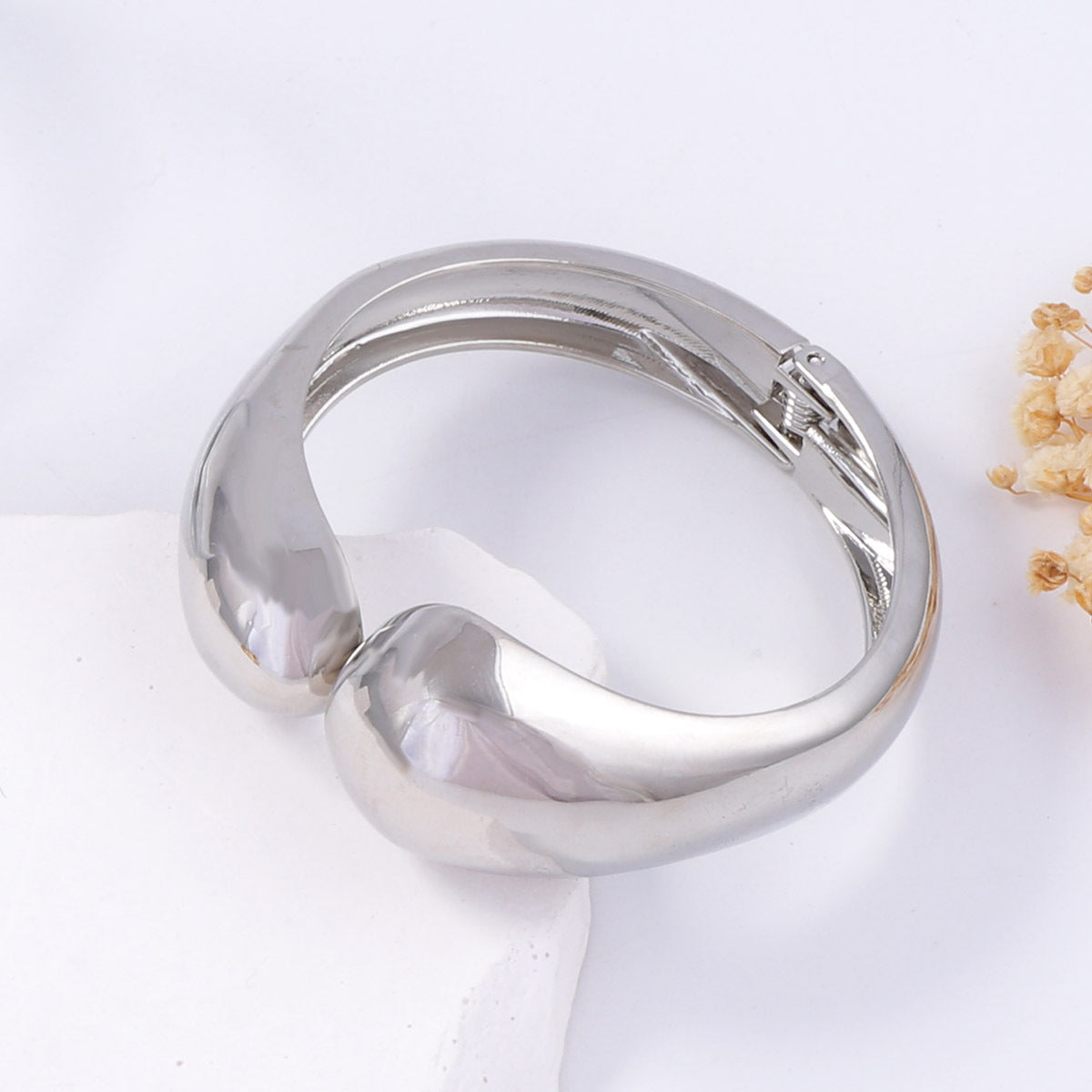 Romantic Bracelet for Special Moments