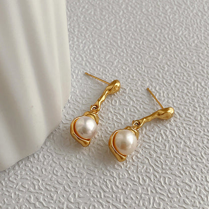 Romantic Pearl Earring for Special Moments