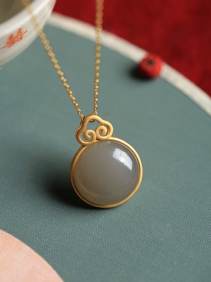 Beautiful Gold Necklace with Unique Style