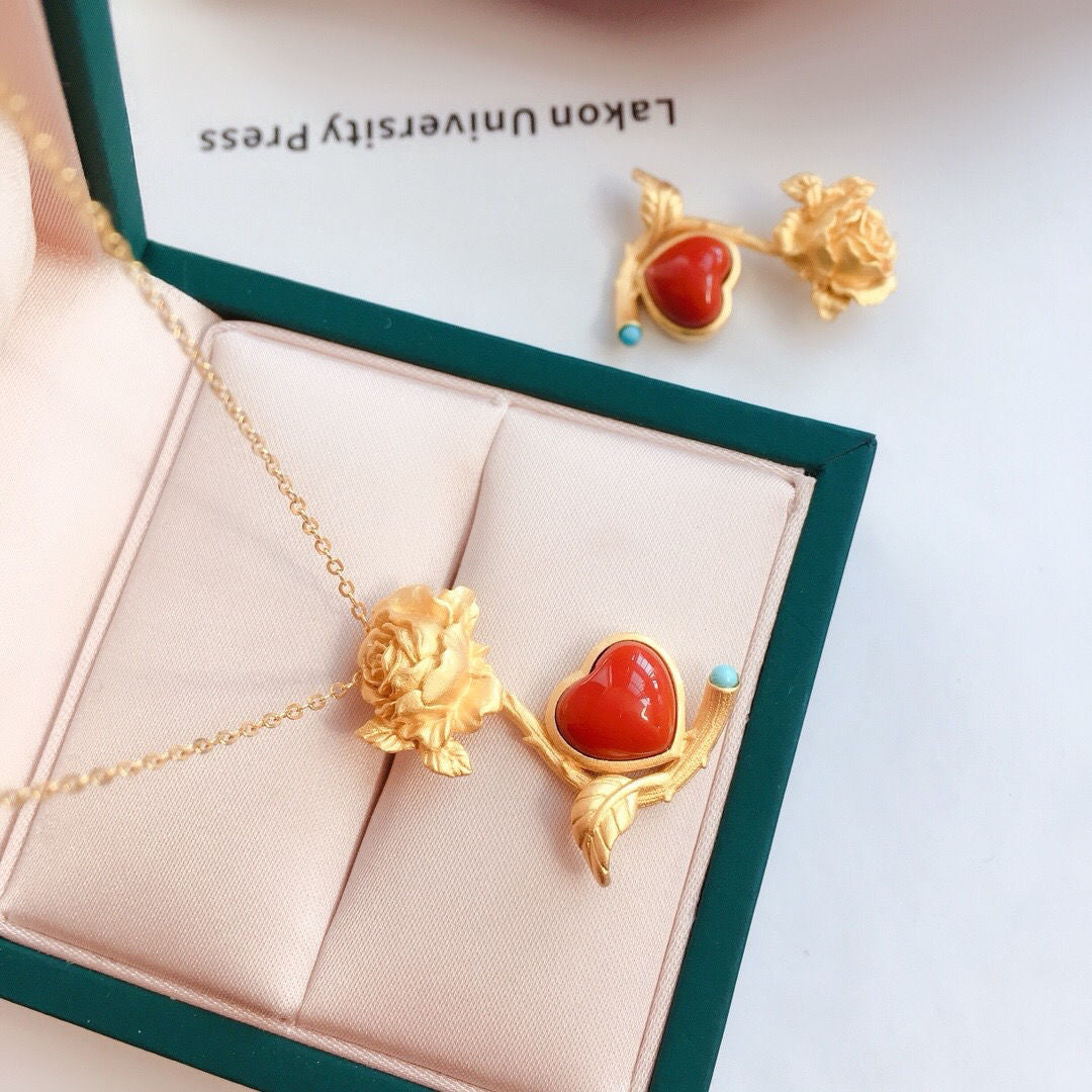 Elegant Silver Pendant for Every Occasion