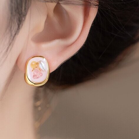 Beautiful Pearl Earring with Unique Style