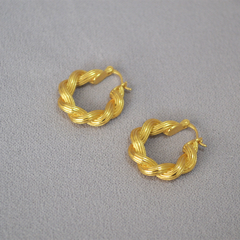 Charming Earring for Any Occasion
