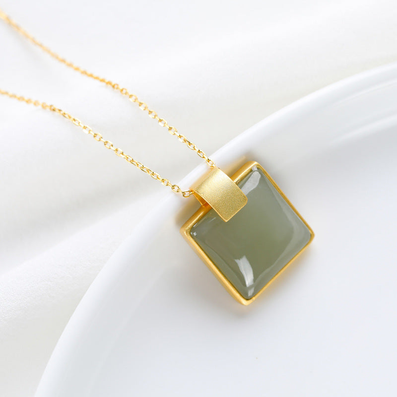 Beautiful Gold Necklace with Unique Style