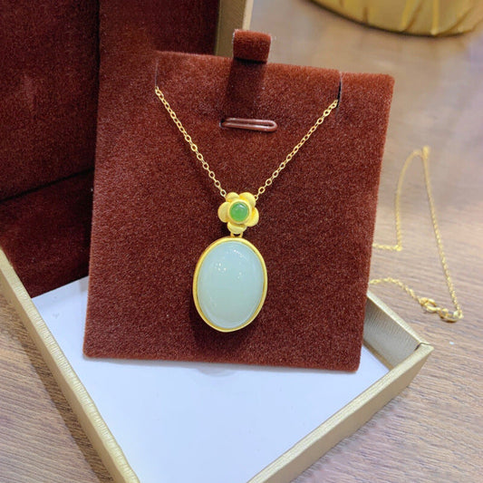 Stunning Silver Necklace for Daily Wear