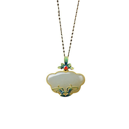 Beautiful Gold Necklace with Unique Style