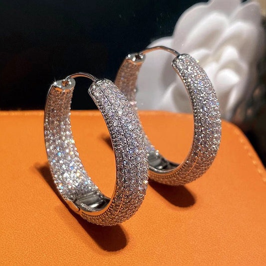 Charming Earring for Any Occasion