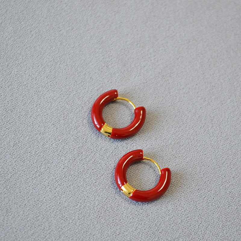 Classic Gold Earring with Timeless Appeal