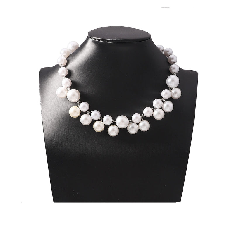 Beautiful Pearl Necklace with Unique Style