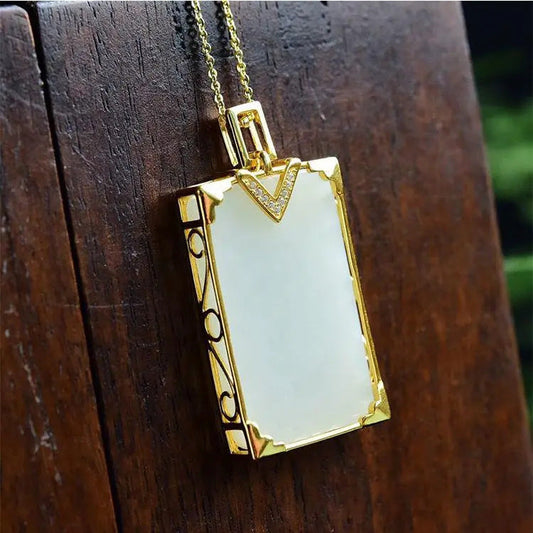 Stunning Gold Necklace for Daily Wear