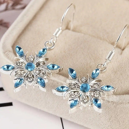 Charming Gold Earring for Any Occasion