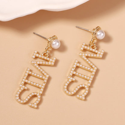 Beautiful Pearl Earring with Unique Style