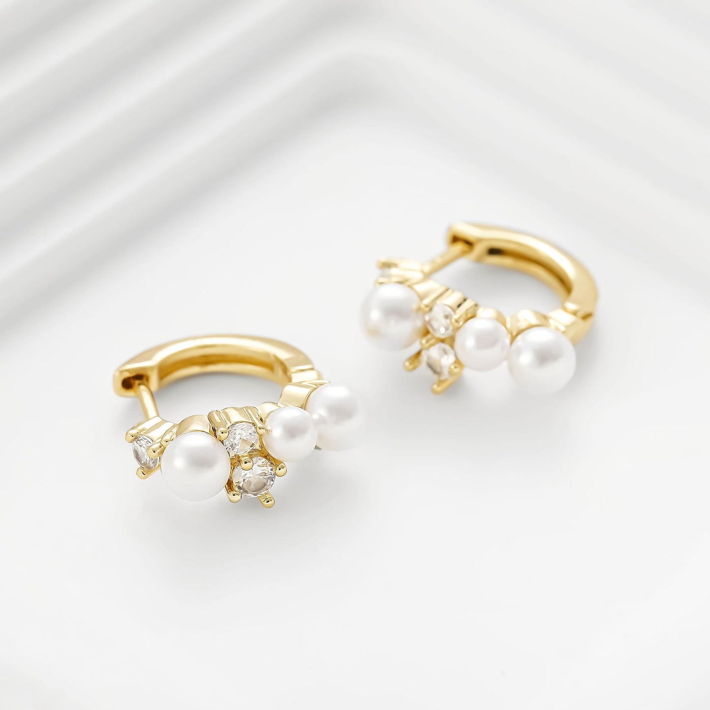 Charming Pearl Earring for Any Occasion