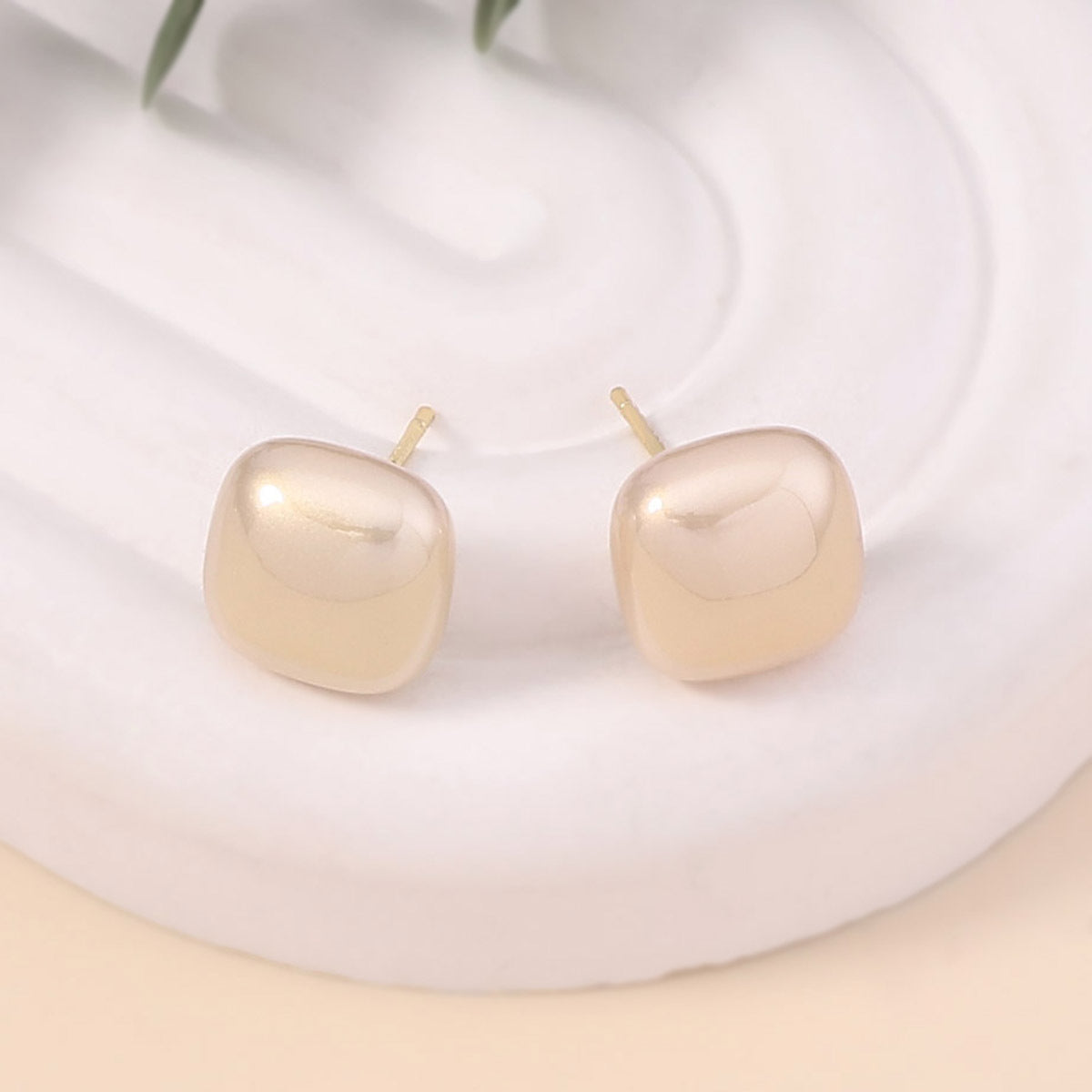 Stunning Pearl Earring for Daily Wear