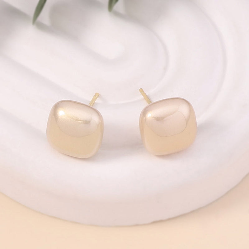 Stunning Pearl Earring for Daily Wear