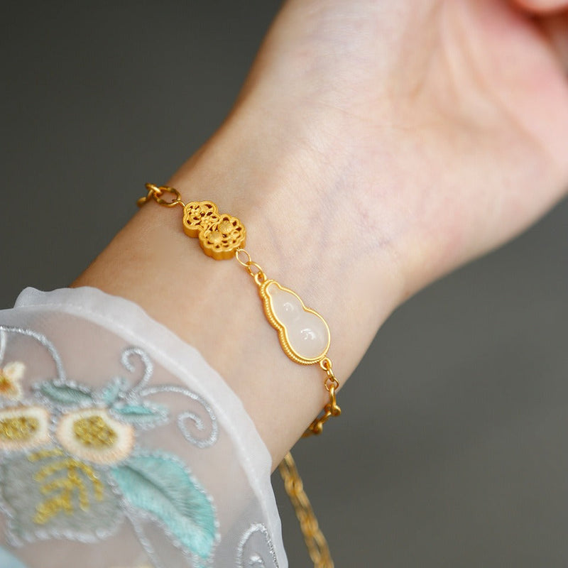 Stunning Gold Bracelet for Daily Wear
