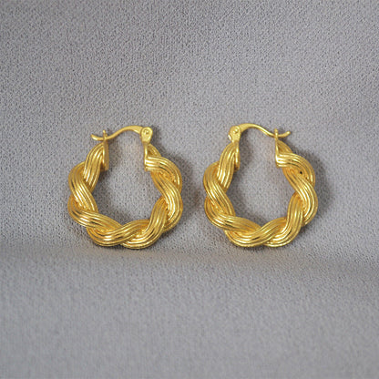 Charming Earring for Any Occasion