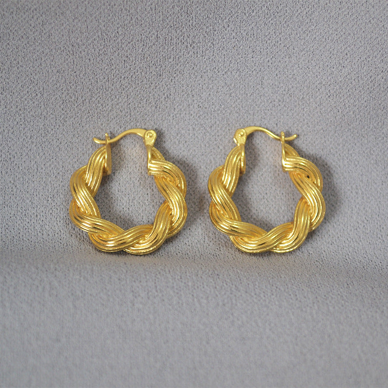 Charming Earring for Any Occasion
