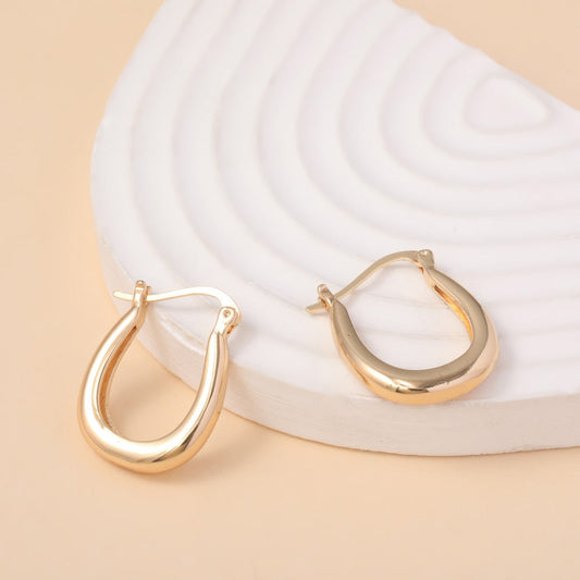 Romantic Gold Earring for Special Moments
