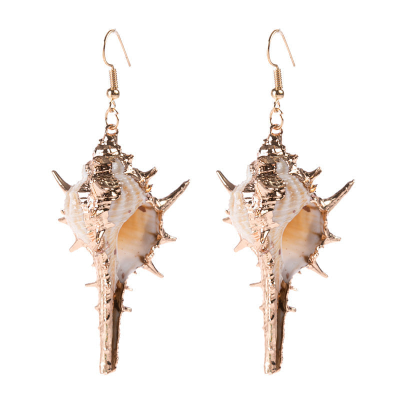 Classic Gold Earring with Timeless Appeal