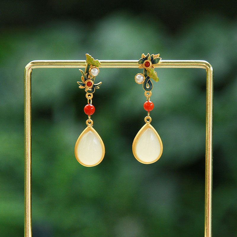 Beautiful Gold Earring with Unique Style