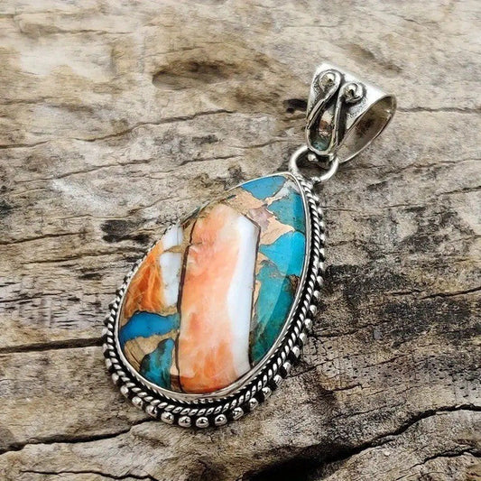 Charming Pendant for Any Occasion