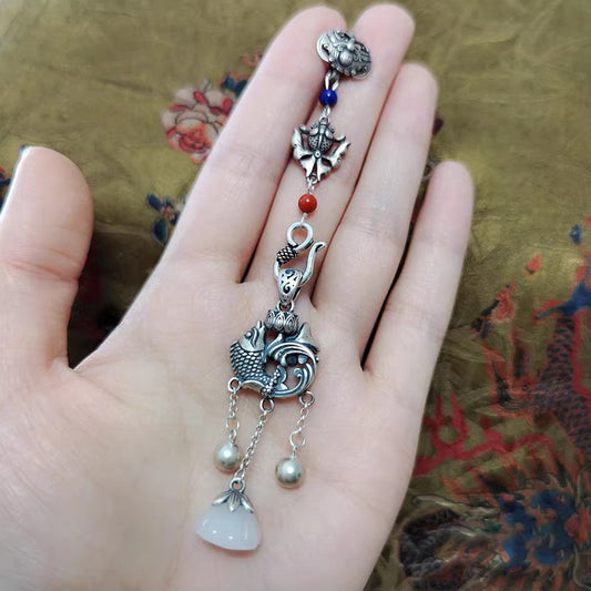 Classic Silver Pendant with Timeless Appeal