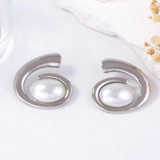 Romantic Pearl Earring for Special Moments