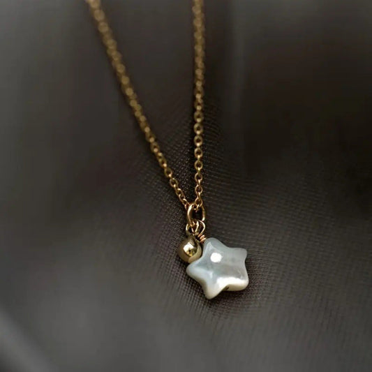 Classic Gold Necklace with Timeless Appeal