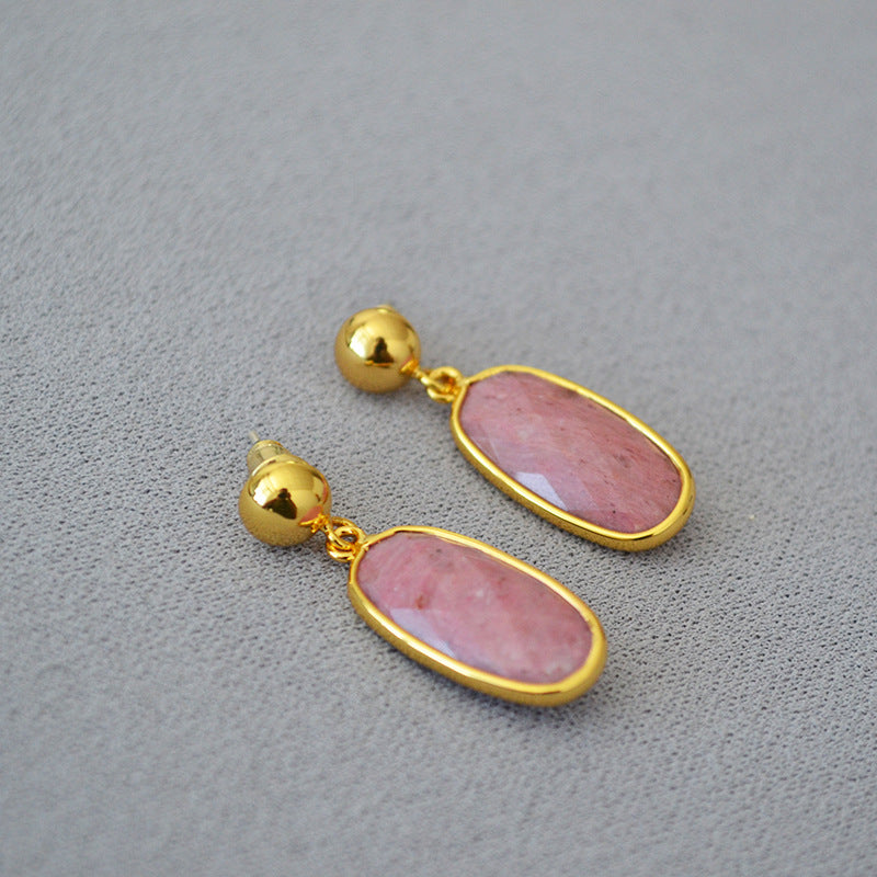 Beautiful Gold Earring with Unique Style