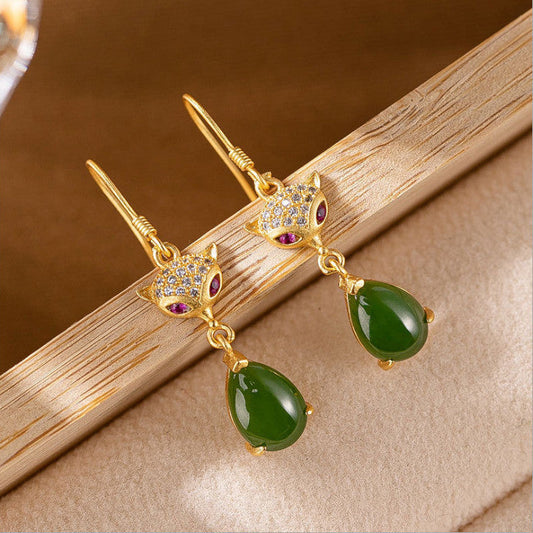 Classic Gold Earring with Timeless Appeal