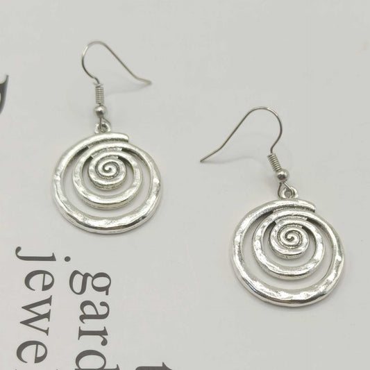 Charming Earring for Any Occasion