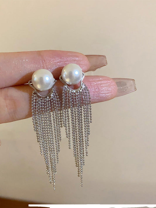 Classic Pearl Earring with Timeless Appeal
