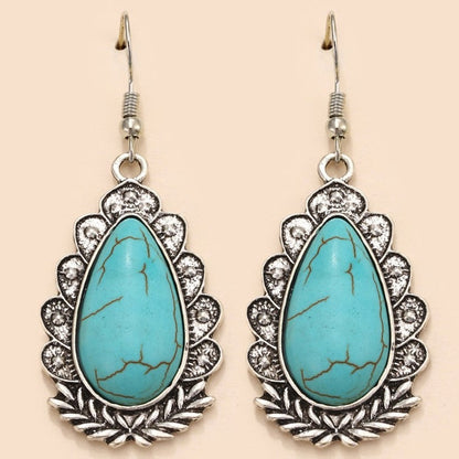 Charming Silver Earring for Any Occasion