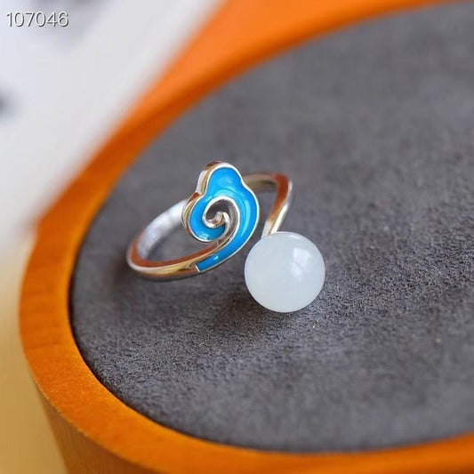 Charming Silver Ring for Any Occasion
