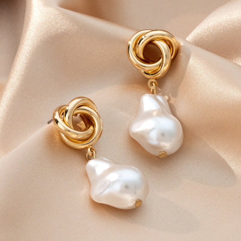 Beautiful Pearl Earring with Unique Style