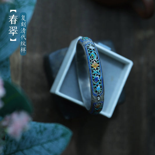 Romantic Silver Bracelet for Special Moments