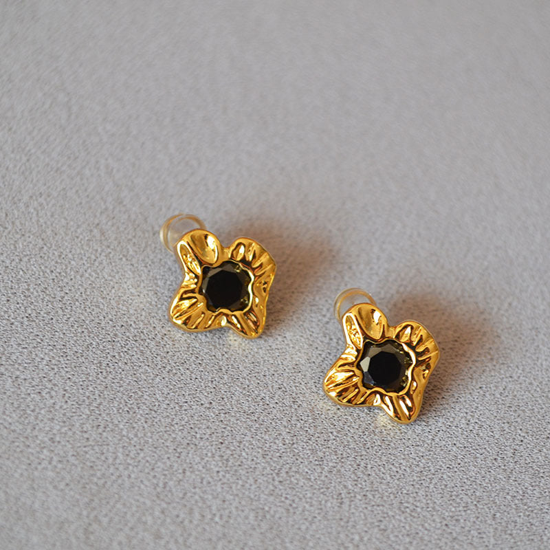 Elegant Gold Earring for Every Occasion