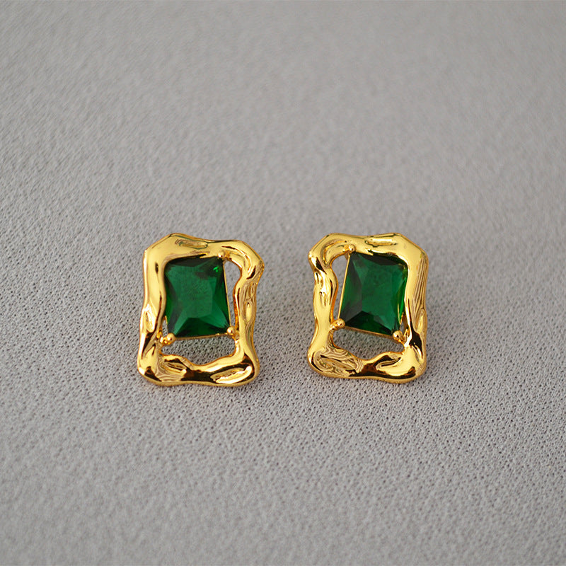 Beautiful Gold Earring with Unique Style