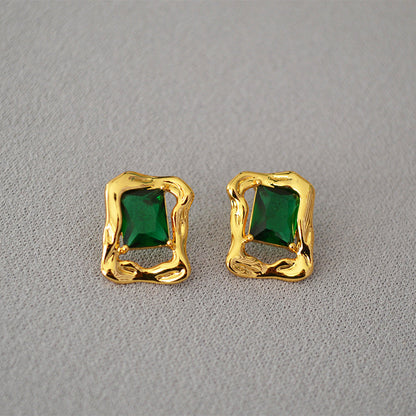 Beautiful Gold Earring with Unique Style