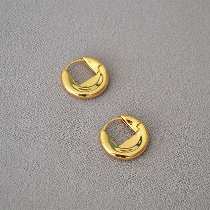 Beautiful Gold Earring with Unique Style