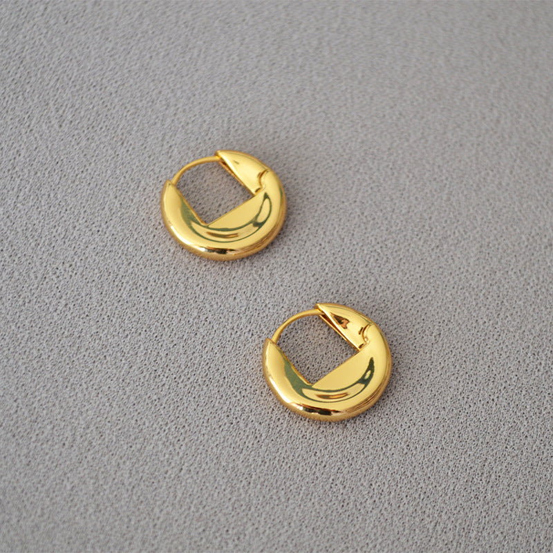 Beautiful Gold Earring with Unique Style