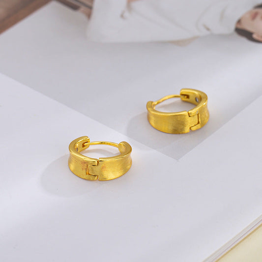 Romantic Gold Earring for Special Moments