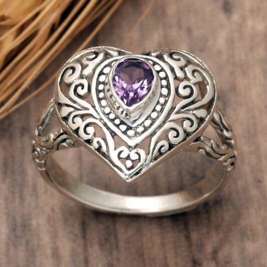 Charming Piece for Any Occasion