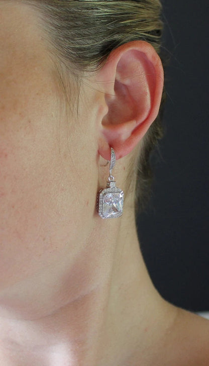 Charming Silver Earring for Any Occasion